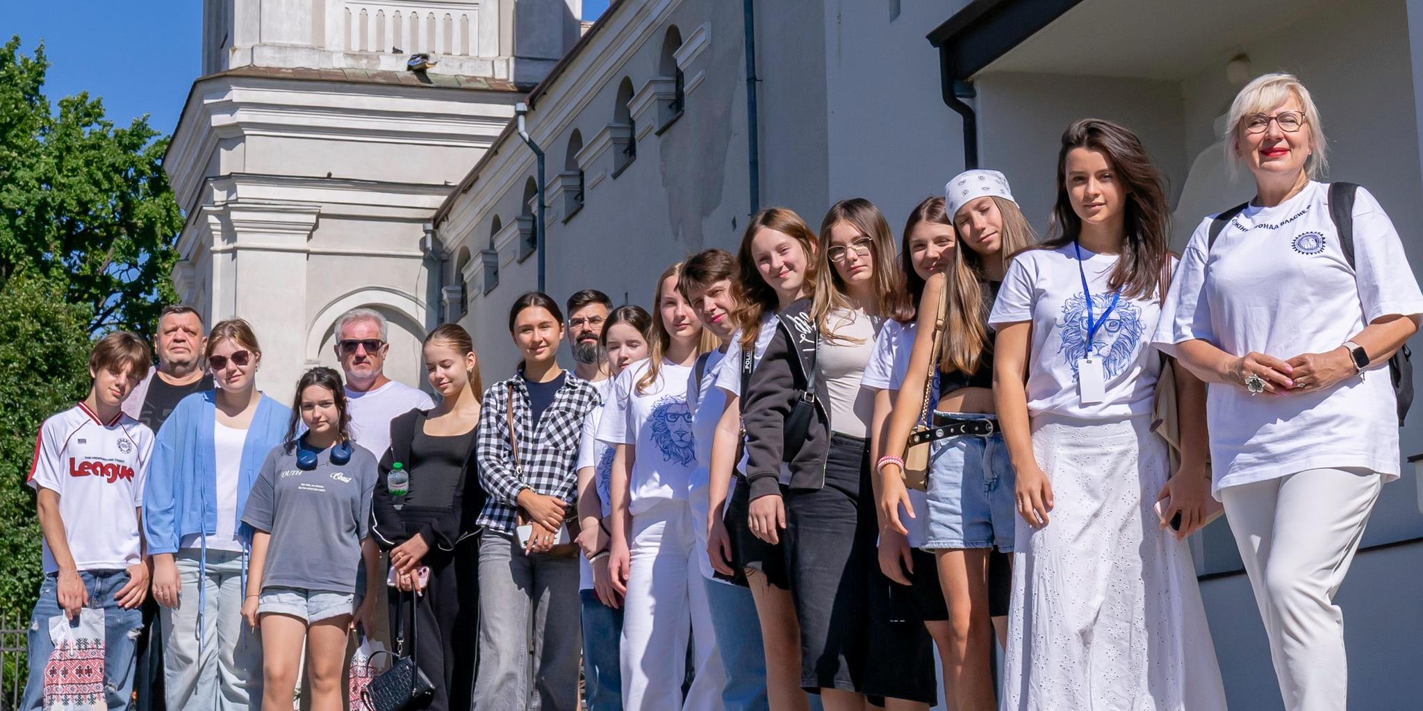 image-ZJu5My97GAlAxe-s